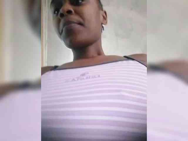 LAYLAAH webcam