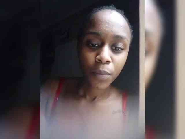 LAYLAAH webcam