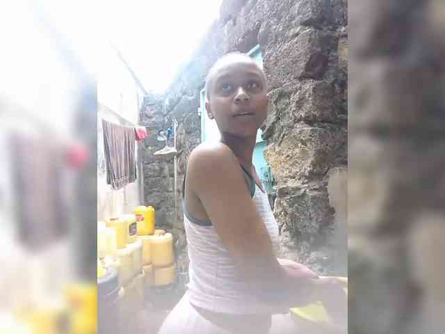 LAYLAAH webcam