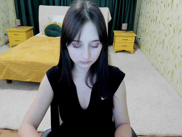 JulietMonli webcam