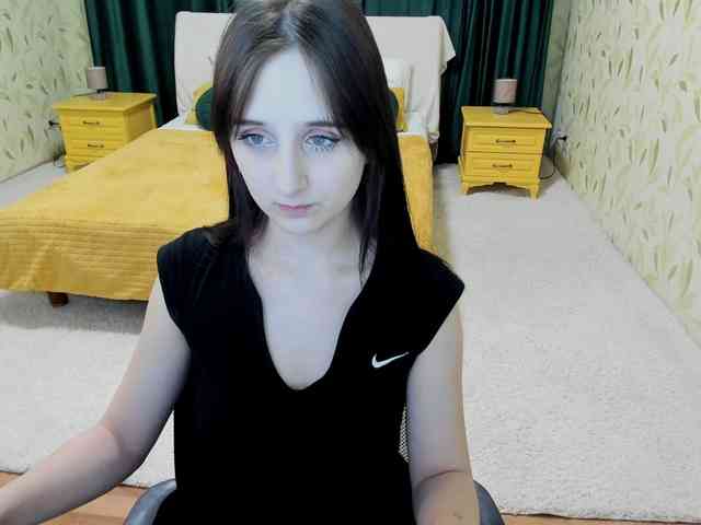 JulietMonli webcam