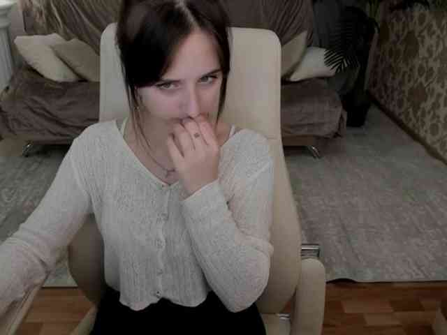 JulietMonli webcam