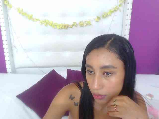 tiny-sarah1 webcam