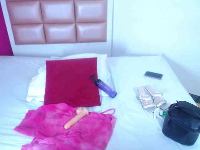 tiny-sarah1 webcam