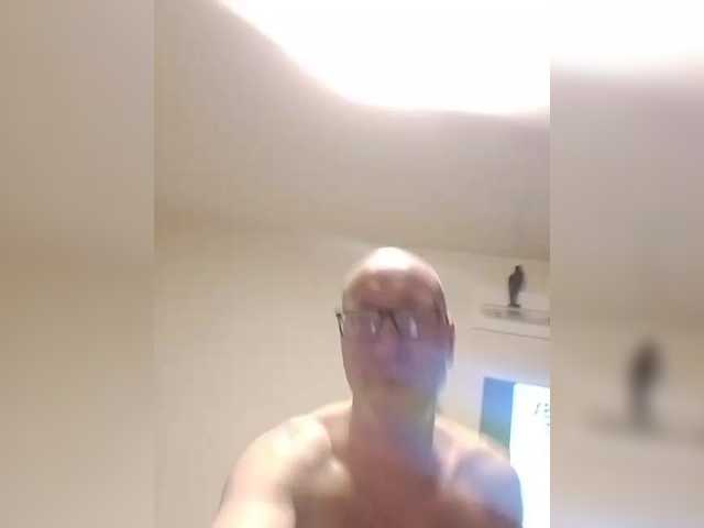 Accedi alla chat con il nickname TilyTily TilyTily