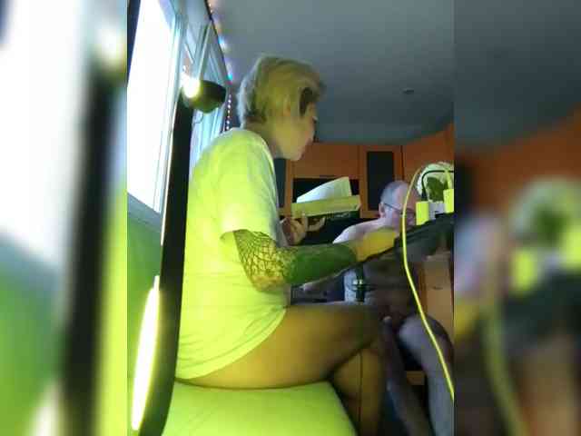 TilyTily webcam