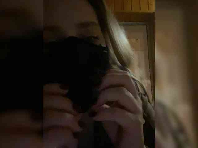 Donut-red webcam