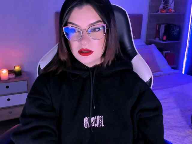 OphelianaRose webcam