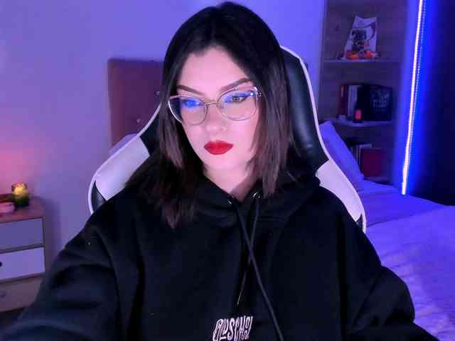 OphelianaRose webcam