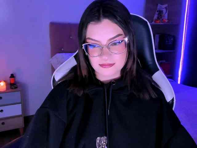 OphelianaRose webcam