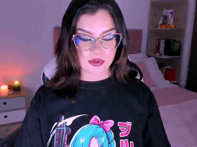 OphelianaRose webcam