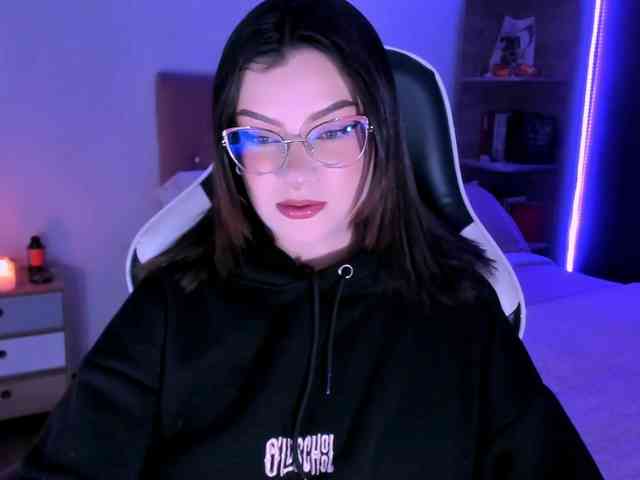 OphelianaRose webcam