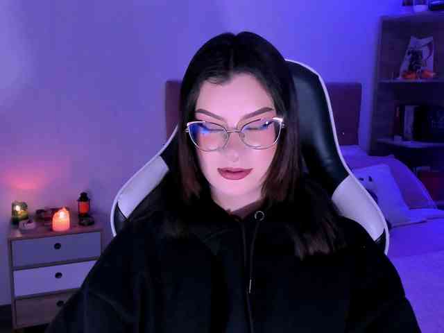 OphelianaRose webcam