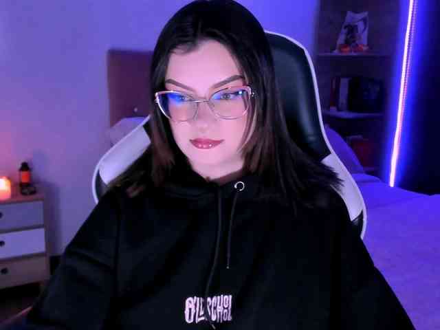 OphelianaRose webcam