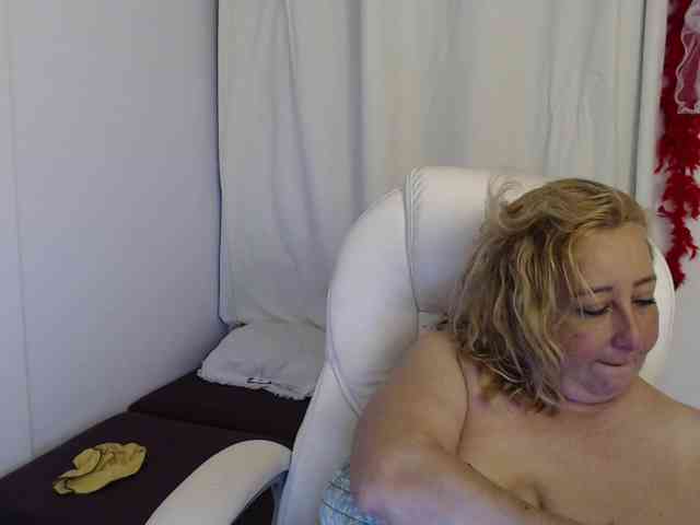 Mature2025 webcam