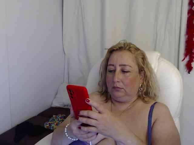 Mature2025 webcam