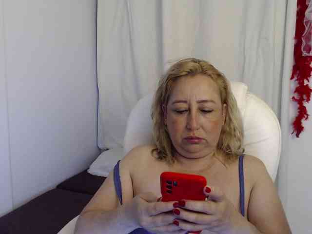 Mature2025 webcam