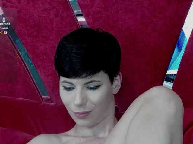 RoxxyRouge webcam