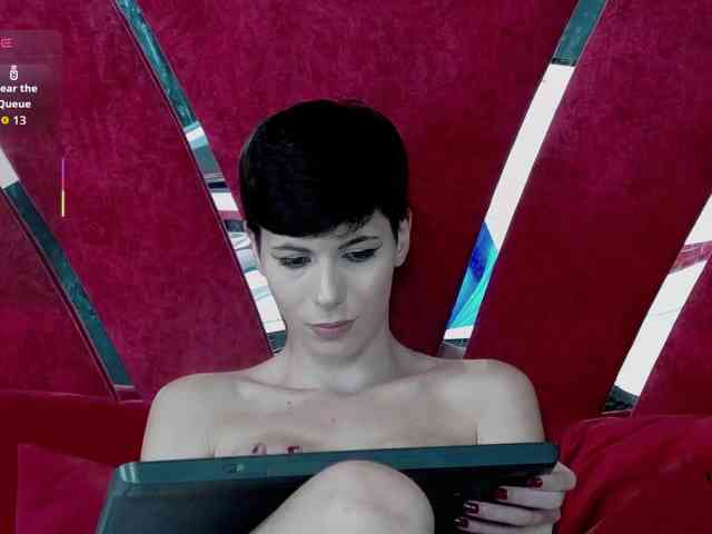 RoxxyRouge webcam