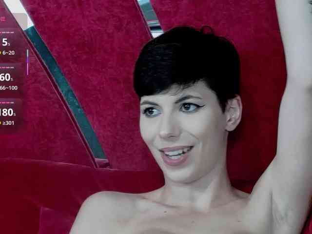 RoxxyRouge webcam