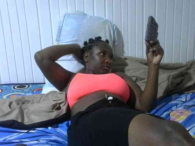 Sexyebony004 webcam