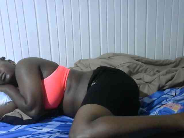 Sexyebony004 webcam