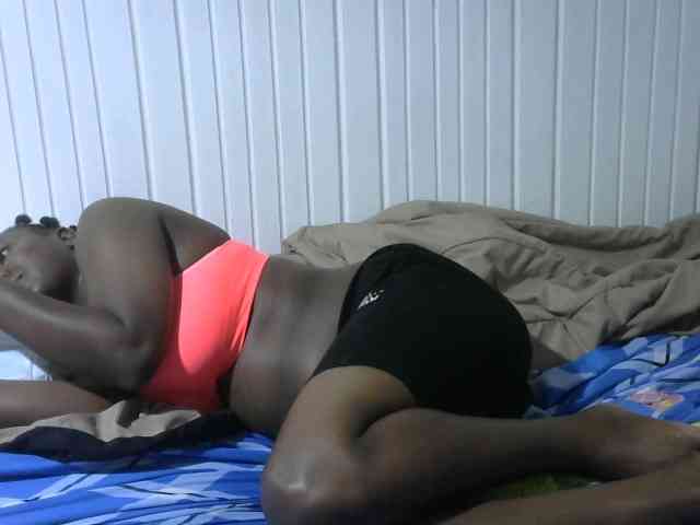 Sexyebony004 webcam