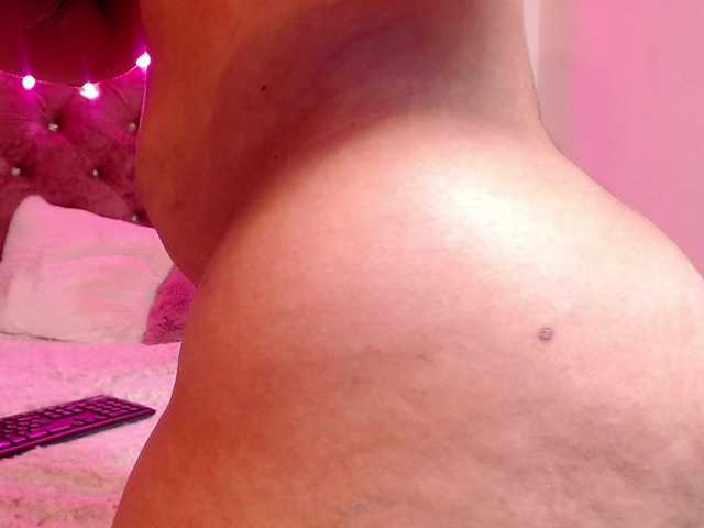 KloeFernandez webcam