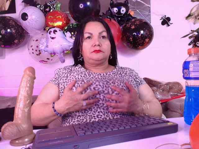 EllenaBoobs webcam