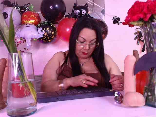 EllenaBoobs webcam