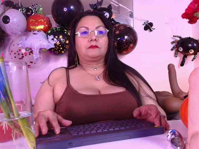 EllenaBoobs webcam