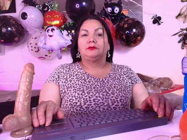 EllenaBoobs webcam