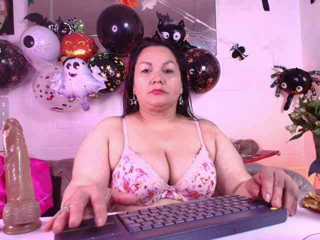 EllenaBoobs webcam