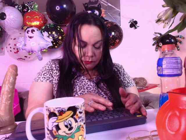 EllenaBoobs webcam