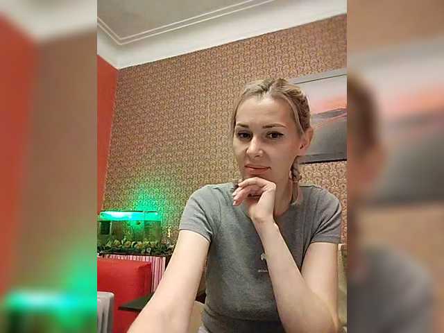 Рунетки: дрочит член двумя пальцами, секс чат бесплатно