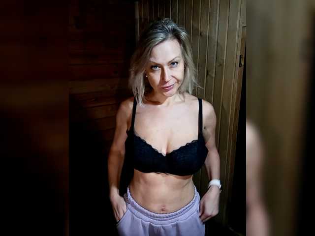 Gratis Live Sexcam mit Milfa_hot Milfa_hot