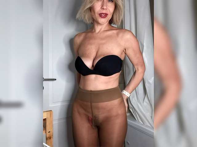 go to chat with Milfa_hot