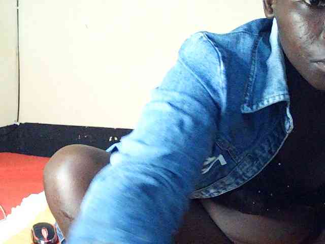 DivineAssGoddess webcam