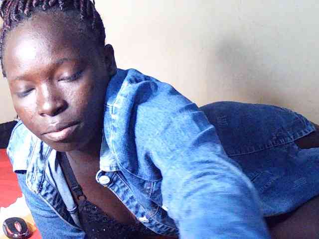 DivineAssGoddess webcam