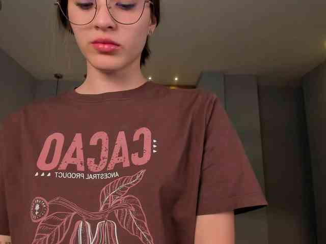MaiaCollins1 webcam