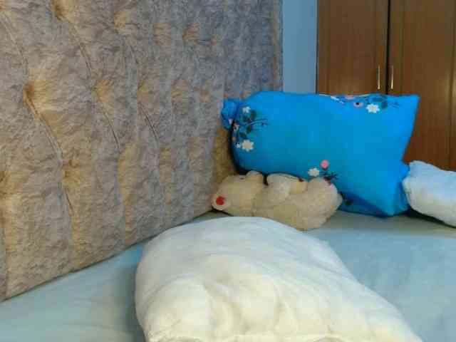 Naughty-Girl17 webcam