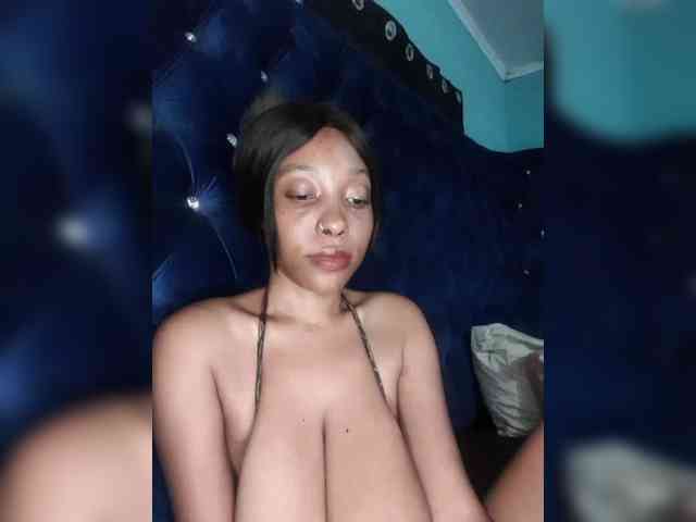 Hennesy-Camila webcam