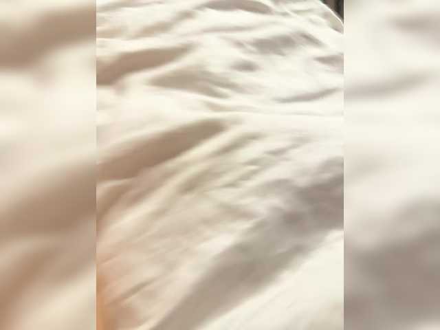 Entrez le videochat erotique avec le
modèle millemimi millemimi