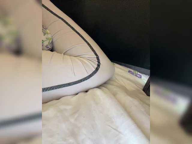 Entrez le videochat erotique avec le
modèle millemimi millemimi