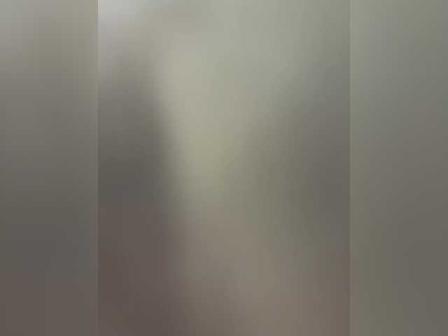 Entra en el chat con el modelo millemimi millemimi