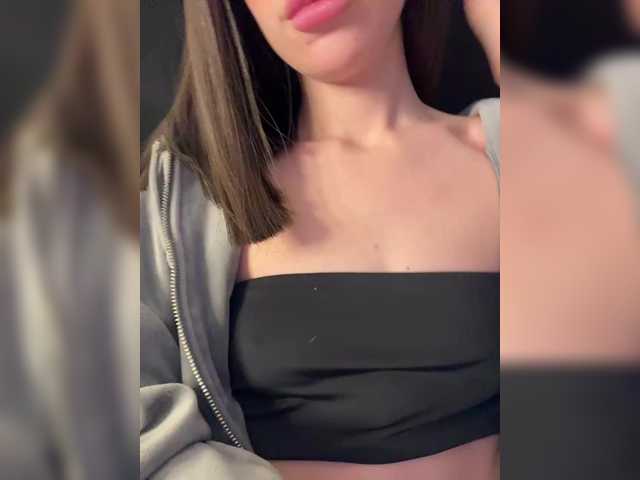 Entra en el chat con el modelo millemimi millemimi