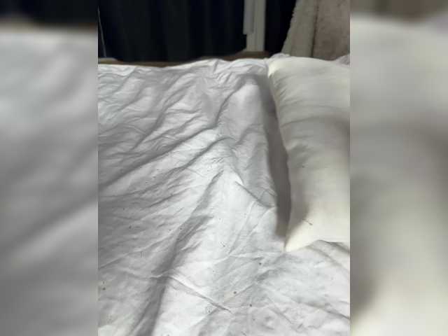 Entra en el chat con el modelo millemimi millemimi