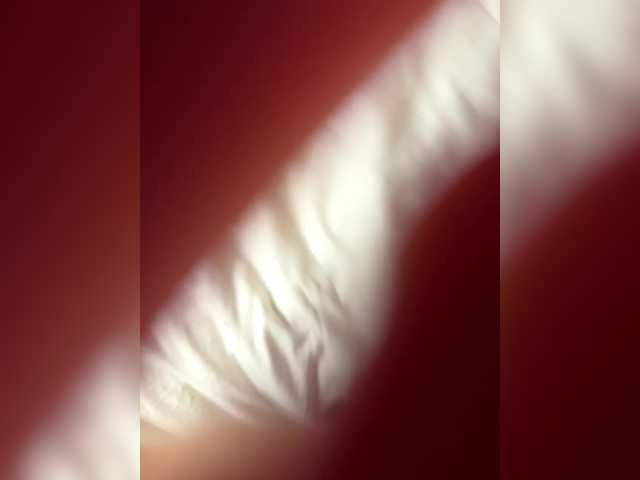 Entra en el chat con el modelo millemimi millemimi