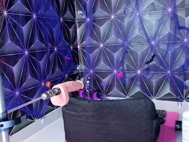 Megann9 webcam