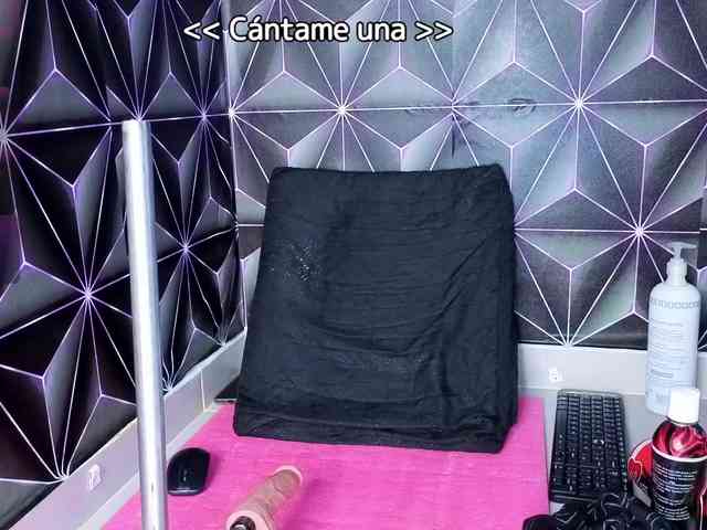 Megann9 webcam